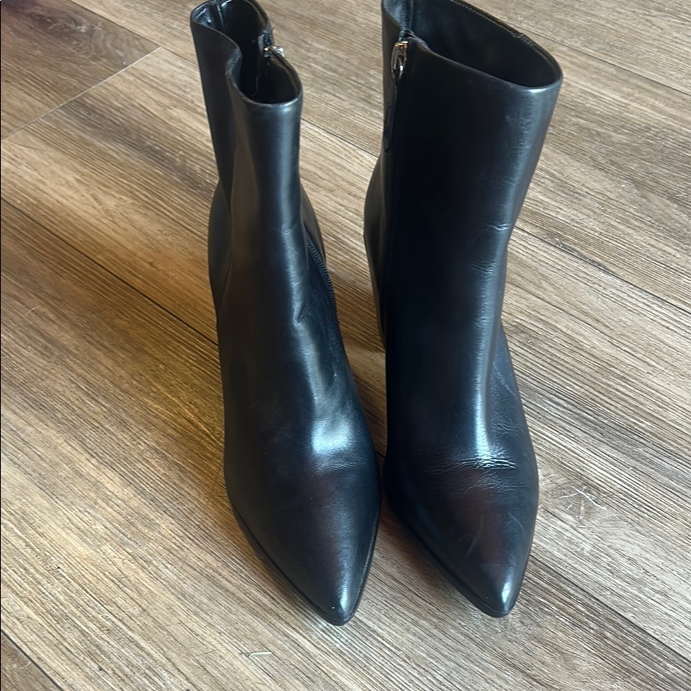 Schultz Mikki Black block heel pointed toe bootie
